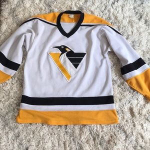 1995 Vintage penguins jersey
